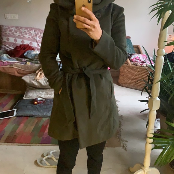 OLIVE GREEN WINTER COAT: Double breast, knee length. Unique collar-hood - Picture 3 of 16